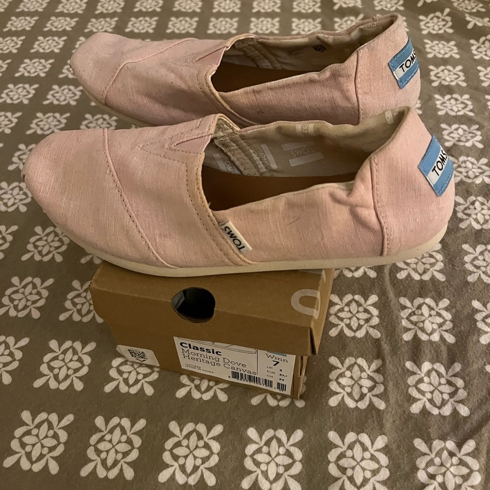 Toms Pink Slip-On Flats with Casual Canvas Style